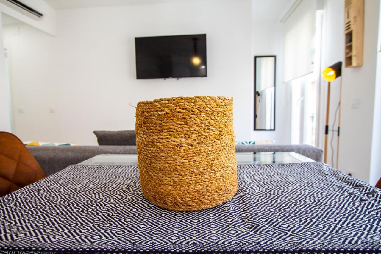Apartamentos Cuatro Caminos Madrid Eksteriør billede